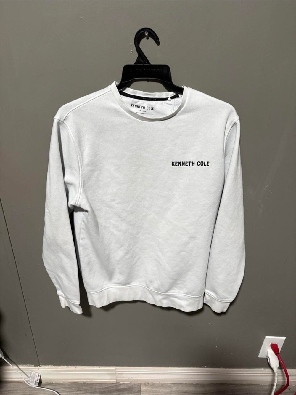 Kenneth Cole White Crewneck Sweatshirt with Chest Logo